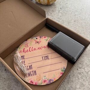 Floral Hello World Baby Announcement Set